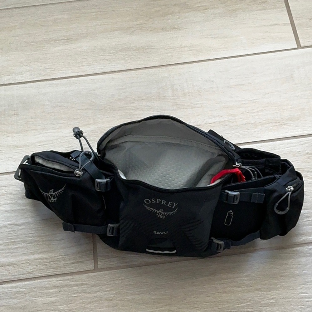 Osprey Black Belt Bag with Adjustable Straps and Durable Design
